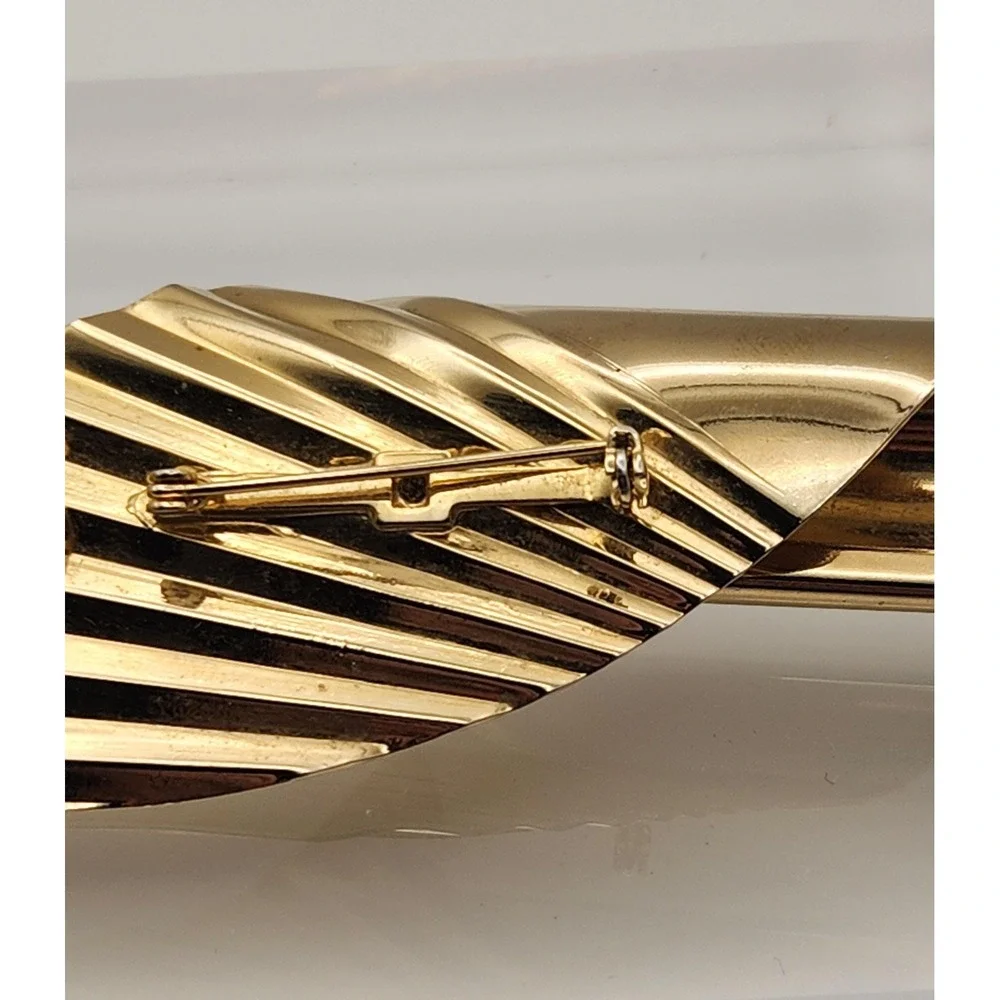Vintage Modernist Brooch Gold Tone Pin 5 inch Leaf Wing Sculptural Scarf Clip